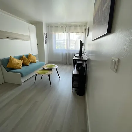 Studio-champagne Lanson-proche Hopitaux-universites-parc Leo Lagrange דירה ריימס