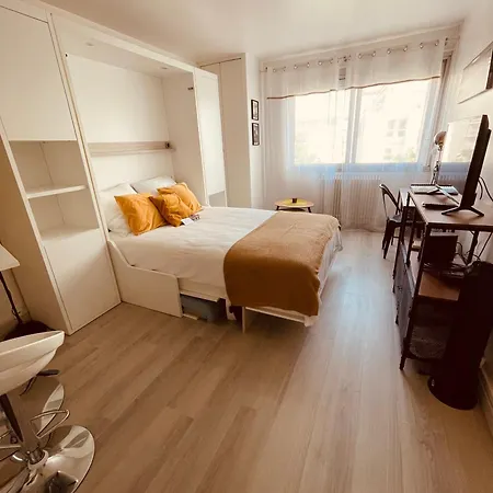 Studio-champagne Lanson-proche Hopitaux-universites-parc Leo Lagrange Apartment Reims
